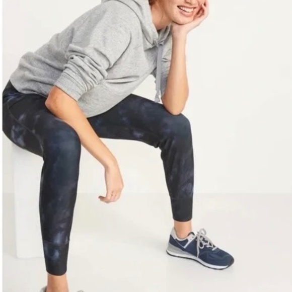 Old Navy Powersoft High Rise Jogger (M) - Picture 10 of 15